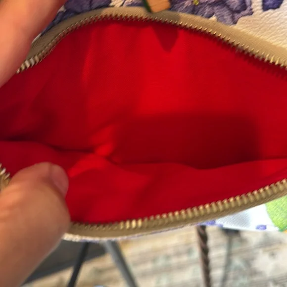 Dooney & Bourke Purple hydrangeas , Tan straps with Green Accent Crossbody - Picture 8 of 13